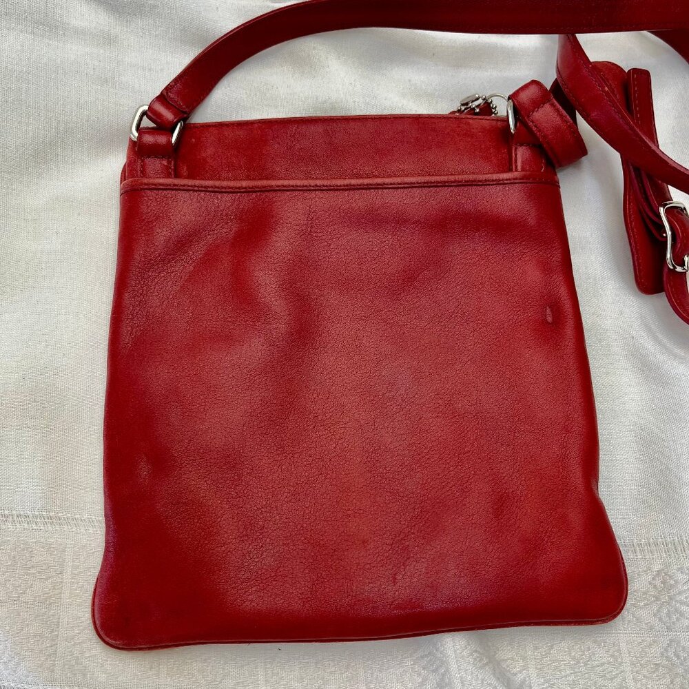 Vintage (1990's) Coach Envelope Red Shoulder Bag - EUC - Picture 2 of 4